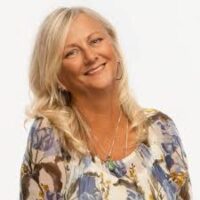 Anne Rugari